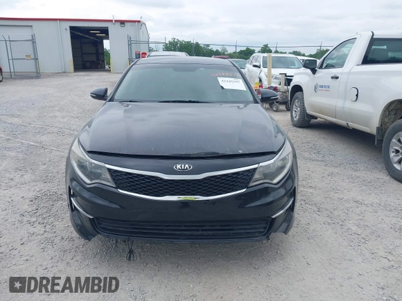 2017 Kia Optima LX z VIN 5XXGT4L36HG152832, wystawiony jako IAAI lot #42445597 z przebiegiem 183 875 mil mil oraz . Historia ofert i sprzedaży dostępna na DreamBid. Obrazek 12.