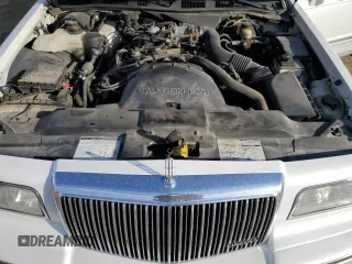 1997 Lincoln Town Car Signature z VIN 1LNLM82W1VY673577, wystawiony jako Copart lot #49160595 z przebiegiem 221 129 mil mil oraz Nie do naprawy • Non repairable. Historia ofert i sprzedaży dostępna na DreamBid. Obrazek 12.