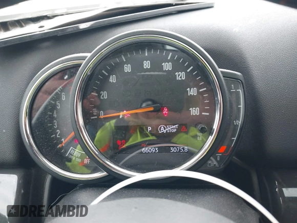 2019 MINI Countryman Cooper S z VIN WMZYT5C57K3G93801, wystawiony jako IAAI lot #41622941 z przebiegiem 66 093 mil mil oraz . Historia ofert i sprzedaży dostępna na DreamBid. Obrazek 7.