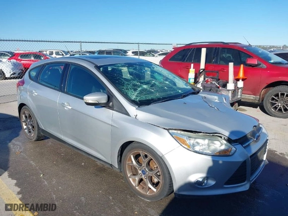 2014 Ford Focus SE with VIN 1FADP3K27EL455422, listed as a IAAI auction lot 41219735 with 1 mi miles. Bid and sale history available at carsss.com. Image 1.