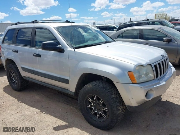 2005 Jeep Grand Cherokee Laredo with VIN 1J4GR48K15C542354, listed as a IAAI auction lot 41940355 with 158,065 mi miles. Bid and sale history available at carsss.com. Image 1.