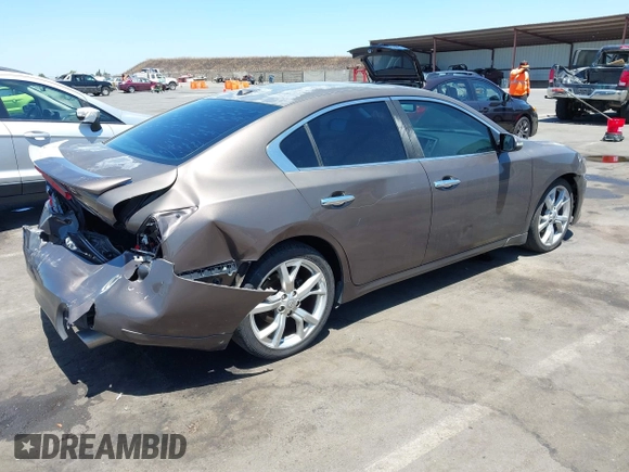2012 Nissan Maxima SV z VIN 1N4AA5AP6CC832140, wystawiony jako IAAI lot #42509966 z przebiegiem 216 426 mil mil oraz . Historia ofert i sprzedaży dostępna na DreamBid. Obrazek 4.