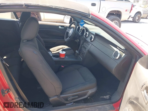 2008 Ford Mustang Deluxe with VIN 1ZVHT84N685189280, listed as a IAAI auction lot 42054118 with Not provided miles and . Bid and sale history available at DreamBid. Image 5.