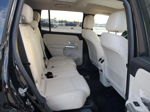 2023 Mercedes-Benz GLB 250 z VIN W1N4M4GB2PW293727, wystawiony jako Copart lot #83449074 z przebiegiem Nie podano mil oraz Nie do naprawy. Historia ofert i sprzedaży dostępna na DreamBid. Obrazek 11.