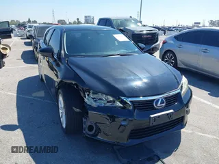 2013 Lexus CT 200h z VIN JTHKD5BH1D2163598, wystawiony jako IAAI lot #41878587 z przebiegiem 119 392 mil mil oraz . Historia ofert i sprzedaży dostępna na DreamBid. Obrazek 1.