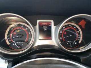 2018 Dodge Journey SE with VIN 3C4PDCAB0JT527478, listed as a Copart auction lot 51521555 with 102,857 mi miles and Salvage Title. Bid and sale history available at carsss.com. Image 9.