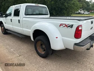 2015 Ford F-350 Lariat z VIN 1FT8W3DT5FEA69253, wystawiony jako Copart lot #58442895 z przebiegiem 317 670 mil mil oraz Czysty tytuł • Clean title. Historia ofert i sprzedaży dostępna na DreamBid. Obrazek 3.