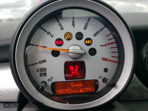 2007 MINI Hardtop S with VIN WMWMF73577TT86065, listed as a Copart auction lot 57262795 with 100,052 mi miles and Salvage Title. Bid and sale history available at DreamBid. Image 9.