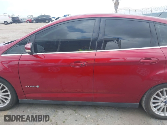 2013 Ford C-Max SEL with VIN 1FADP5BU8DL505854, listed as a IAAI auction lot 42121091 with Not Provided miles. Bid and sale history available at carsss.com. Image 13.