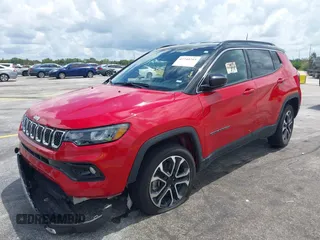 2024 Jeep Compass Limited z VIN 3C4NJDCN1RT596592, wystawiony jako IAAI lot #42740215 z przebiegiem 45 153 mil mil oraz . Historia ofert i sprzedaży dostępna na DreamBid. Obrazek 17.