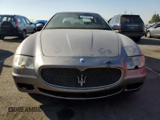 2006 Maserati Quattroporte z VIN ZAMCE39A960026645, wystawiony jako Copart lot #74550174 z przebiegiem 50 591 mil mil oraz Tytuł czysty. Historia ofert i sprzedaży dostępna na DreamBid. Obrazek 5.