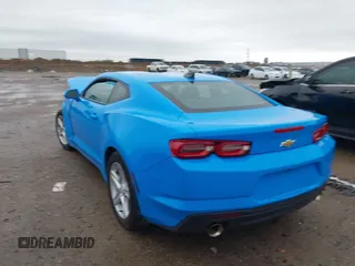 2023 Chevrolet Camaro 1LT z VIN 1G1FB1RS1P0140463, wystawiony jako IAAI lot #41952133 z przebiegiem 42 043 mil mil oraz . Historia ofert i sprzedaży dostępna na DreamBid. Obrazek 3.