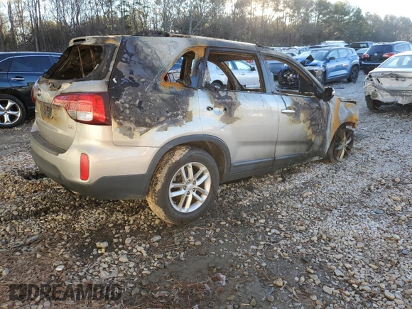 2015 Kia Sorento LX with VIN 5XYKT4A67FG586872, listed as a Copart auction lot 87536815 with Not Provided miles and Non Repairable. Bid and sale history available at carsss.com. Image 3.