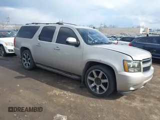 2007 Chevrolet Suburban LT with VIN 1GNFK16327J210722, listed as a IAAI auction lot 41899366 with 1 mi miles. Bid and sale history available at carsss.com. Image 1.