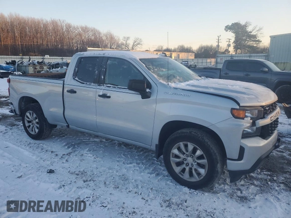 2019 Chevrolet Silverado 1500 Custom with VIN 1GCRYBEH7KZ416040, listed as a Copart auction lot 89001255 with 84,320 mi miles and Salvage Title. Bid and sale history available at DreamBid. Image 4.