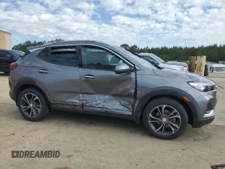 2022 Buick Encore GX Essence с VIN KL4MMFSL6NB007959, выставлен на аукционе Copart как лот 55528205 с пробегом 63 916 миль миль и Чистый • Clean title. История ставок и продаж доступна на DreamBid. Изображение 4.