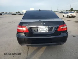 2013 Mercedes-Benz E 350 Luxury z VIN WDDHF5KB4DA663316, wystawiony jako Copart lot #62881535 z przebiegiem 83 278 mil mil oraz Szkoda całkowita • Salvage title. Historia ofert i sprzedaży dostępna na DreamBid. Obrazek 6.