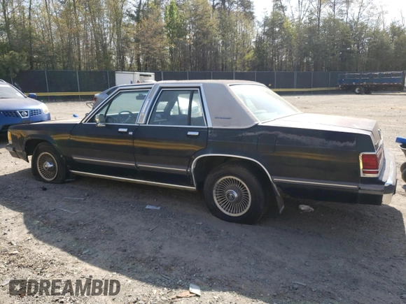 1988 Mercury Grand Marquis GS z VIN 2MEBM74F3JX707373, wystawiony jako Copart lot #53880905 z przebiegiem 5 540 mil mil oraz Czysty tytuł • Clean title. Historia ofert i sprzedaży dostępna na DreamBid. Obrazek 2.