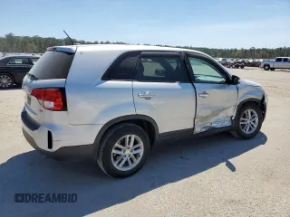2014 Kia Sorento LX z VIN 5XYKT3A65EG443704, wystawiony jako Copart lot #50705745 z przebiegiem 132 339 mil mil oraz Szkoda całkowita • Salvage title. Historia ofert i sprzedaży dostępna na DreamBid. Obrazek 3.