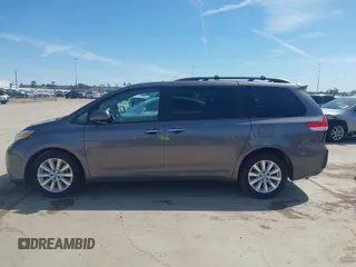 2011 Toyota Sienna XLE with VIN 5TDDK3DC7BS003186, listed as a IAAI auction lot 41701839 with 165,878 mi miles. Bid and sale history available at carsss.com. Image 14.