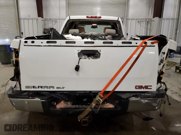 2009 GMC Sierra 2500HD SLT z VIN 1GTHK63K99F116837, wystawiony jako Copart lot #42639705 z przebiegiem 253 632 mil mil oraz Szkoda całkowita • Salvage title. Historia ofert i sprzedaży dostępna na DreamBid. Obrazek 6.