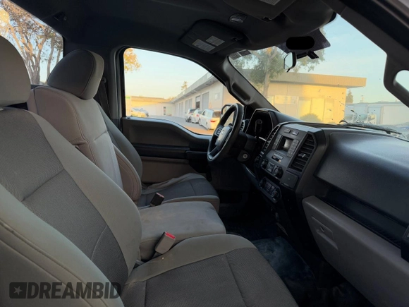 2017 Ford F-150 XL с VIN 1FTMF1EF7HKD76701, выставлен на аукционе Copart как лот 54277595 с пробегом 36 566 миль миль и Списание • Salvage title. История ставок и продаж доступна на DreamBid. Изображение 6.