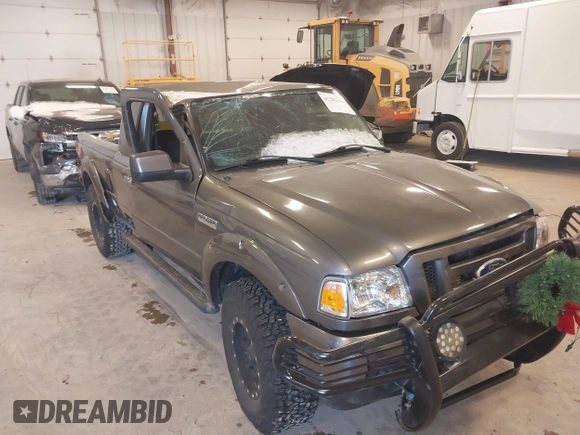 2011 Ford Ranger XLT z VIN 1FTLR4FE2BPA04378, wystawiony jako IAAI lot #41282116 z przebiegiem 68 757 mil mil oraz . Historia ofert i sprzedaży dostępna na DreamBid. Obrazek 6.