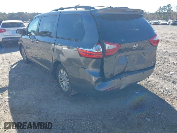 2016 Toyota Sienna XLE with VIN 5TDYK3DCXGS706385, listed as a IAAI auction lot 41286243 with 138,553 mi miles. Bid and sale history available at carsss.com. Image 3.