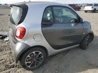 2016 Smart fortwo Passion z VIN WMEFJ5DA1GK064460, wystawiony jako Copart lot #71034744 z przebiegiem 23 797 mil mil oraz Szkoda całkowita • Salvage title. Historia ofert i sprzedaży dostępna na DreamBid. Obrazek 3.