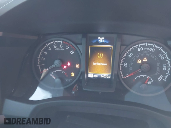 2021 Toyota Tacoma SR z VIN 3TMCZ5AN5MM386394, wystawiony jako IAAI lot #41821364 z przebiegiem 54 070 mil mil oraz . Historia ofert i sprzedaży dostępna na DreamBid. Obrazek 7.