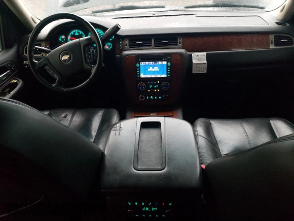 2008 Chevrolet Suburban LTZ with VIN 3GNFK16358G205954, listed as a Copart auction lot 45166935 with 254,540 mi miles and Salvage Title. Bid and sale history available at carsss.com. Image 8.