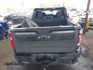 2022 Chevrolet Silverado 1500 RST with VIN 3GCUDEETXNG583752, listed as a IAAI auction lot 41809678 with 68,902 mi miles and . Bid and sale history available at DreamBid. Image 17.
