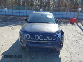 2022 Jeep Compass Latitude with VIN 3C4NJCBB0NT138781, listed as a IAAI auction lot 41897474 with 44,955 mi miles and . Bid and sale history available at carsss.com. Image 6.