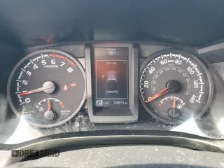 2021 Toyota Tacoma SR z VIN 5TFAX5GN4MX192454, wystawiony jako Copart lot #55956395 z przebiegiem 54 875 mil mil oraz Czysty tytuł • Clean title. Historia ofert i sprzedaży dostępna na DreamBid. Obrazek 9.
