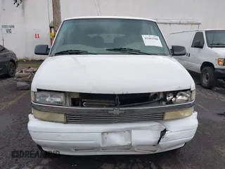 2002 Chevrolet Astro with VIN 1GNDM19X02B153455, listed as a IAAI auction lot 41462588 with 349,613 mi miles. Bid and sale history available at carsss.com. Image 12.