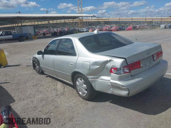 2000 Toyota Camry CE with VIN 4T1BG22K9YU701196, listed as a IAAI auction lot 41912529 with 208,026 mi miles. Bid and sale history available at carsss.com. Image 3.