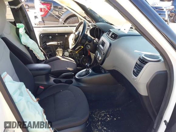 2015 Kia Soul with VIN KNDJN2A22F7228311, listed as a IAAI auction lot 41680343 with 116,503 mi miles. Bid and sale history available at carsss.com. Image 5.