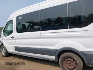 2015 Ford Transit Passenger XL с VIN 1FBAX2CG7FKA10515, выставлен на аукционе IAAI как лот 42424182 с пробегом 8 962 миль миль и . История ставок и продаж доступна на DreamBid. Изображение 13.