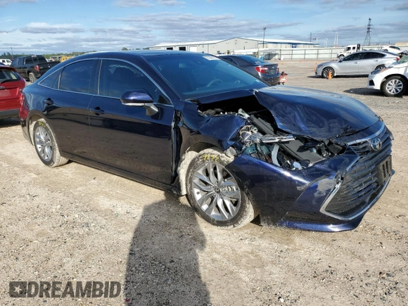 2022 Toyota Avalon XLE z VIN 4T1JZ1FB5NU078911, wystawiony jako Copart lot #67386182 z przebiegiem 6 941 mil mil oraz . Historia ofert i sprzedaży dostępna na DreamBid. Obrazek 4.