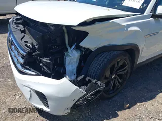 2023 Volkswagen Atlas SE с VIN 1V2KC2CA2PC220778, выставлен на аукционе IAAI как лот 42136136 с пробегом 30 370 миль миль и . История ставок и продаж доступна на DreamBid. Изображение 6.