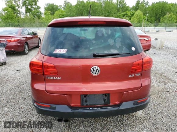2012 Volkswagen Tiguan SE z VIN WVGAV7AX6CW002584, wystawiony jako Copart lot #56250235 z przebiegiem 153 220 mil mil oraz Szkoda całkowita • Salvage title. Historia ofert i sprzedaży dostępna na DreamBid. Obrazek 6.