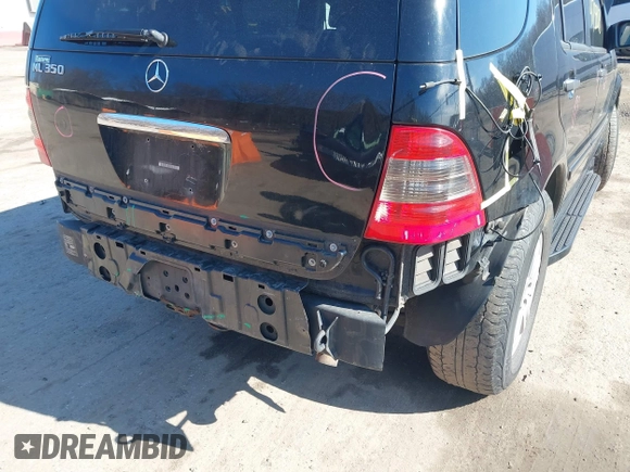 2005 Mercedes-Benz M-Class 3.7L with VIN 4JGAB57E05A537929, listed as a IAAI auction lot 41735013 with 175,695 mi miles. Bid and sale history available at carsss.com. Image 6.