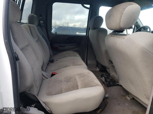 2002 Ford F-150 XLT with VIN 1FTRW07L12KA32310, listed as a Copart auction lot 44012485 with 200,586 mi miles and Salvage Title. Bid and sale history available at carsss.com. Image 10.