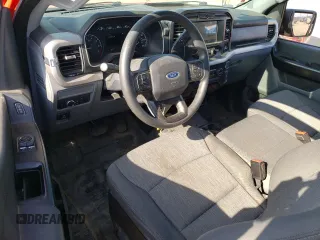 2021 Ford F-150 XL z VIN 1FTMF1CP3MKD82677, wystawiony jako Copart lot #82826014 z przebiegiem 98 441 mil mil oraz Szkoda całkowita • Salvage title. Historia ofert i sprzedaży dostępna na DreamBid. Obrazek 8.