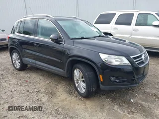 2011 Volkswagen Tiguan SEL with VIN WVGBV7AX6BW521525, listed as a IAAI auction lot 42490216 with 123,546 mi miles and . Bid and sale history available at DreamBid. Image 1.