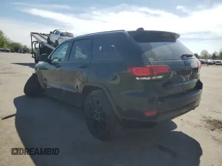2017 Jeep Grand Cherokee Altitude z VIN 1C4RJFAGXHC828795, wystawiony jako Copart lot #53865265 z przebiegiem 65 152 mil mil oraz Szkoda całkowita • Salvage title. Historia ofert i sprzedaży dostępna na DreamBid. Obrazek 2.