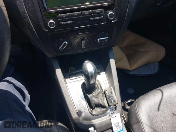 2011 Volkswagen Jetta SE с VIN 3VWDZ7AJ3BM113364, выставлен на аукционе IAAI как лот 42814994 с пробегом 158 685 миль миль и . История ставок и продаж доступна на DreamBid. Изображение 11.