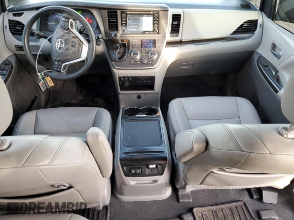 2020 Toyota Sienna XLE with VIN 5TDDZ3DC2LS243324, listed as a Copart auction lot 46673525 with 88,551 mi miles and Salvage Title. Bid and sale history available at carsss.com. Image 8.