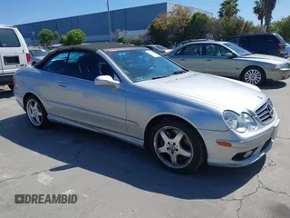 2004 Mercedes-Benz CLK 500 z VIN WDBTK75G24T009579, wystawiony jako IAAI lot #42313638 z przebiegiem 151 536 mil mil oraz . Historia ofert i sprzedaży dostępna na DreamBid. Obrazek 1.