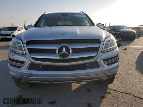 2013 Mercedes-Benz GL 450 z VIN 4JGDF7CE9DA161099, wystawiony jako Copart lot #53731725 z przebiegiem 142 017 mil mil oraz Czysty tytuł • Clean title. Historia ofert i sprzedaży dostępna na DreamBid. Obrazek 5.